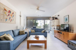 Cozy 3BR Apt w Big Windows 5 Min Walk From Beach with Shelter by Sea N' Rent